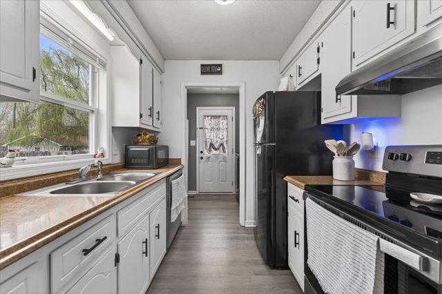 1485 Sunshine Dr, Clarksville, TN 37042