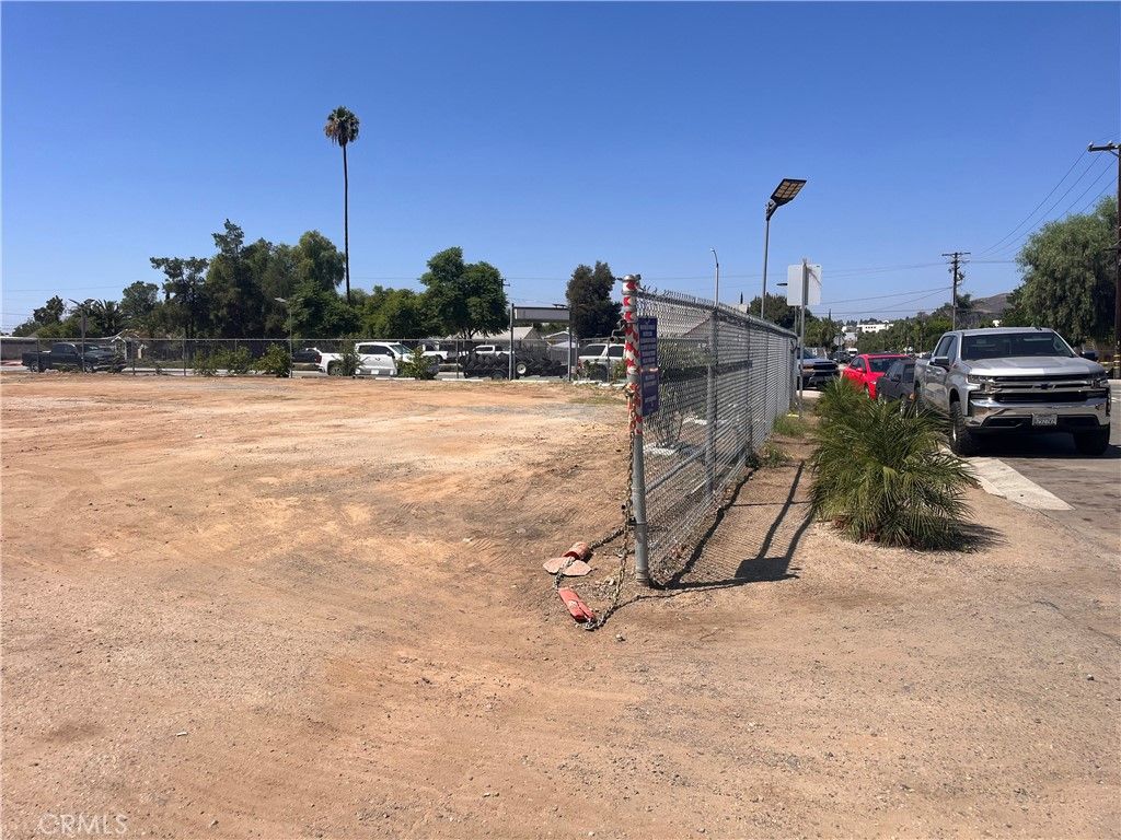 13700 Magnolia, Corona, CA 92879 — photo 2