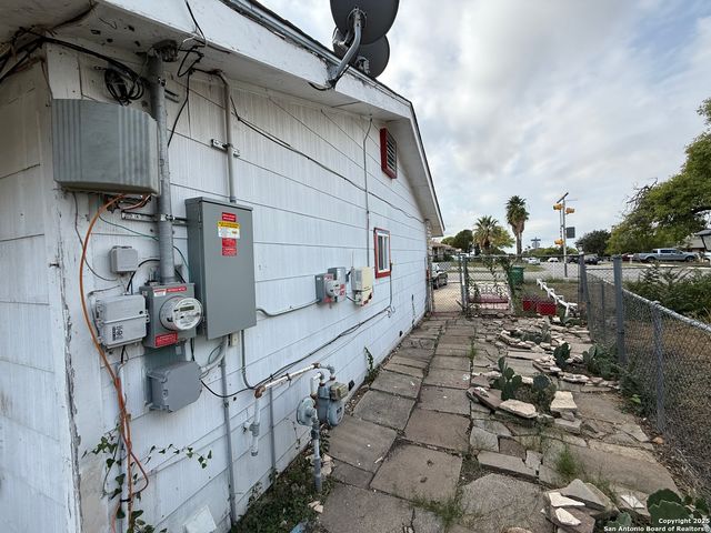 6918 Sun Valley Dr, San Antonio, TX 78227