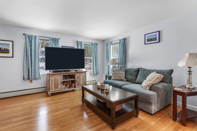 17 Cottage Circle, Lebanon, NH 03784