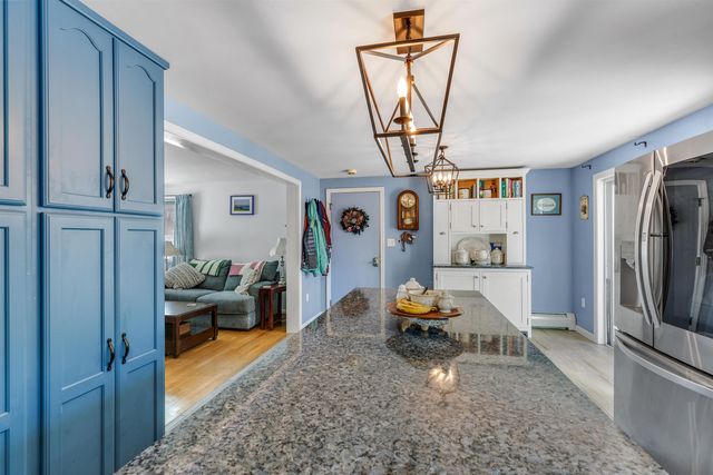 17 Cottage Circle, Lebanon, NH 03784