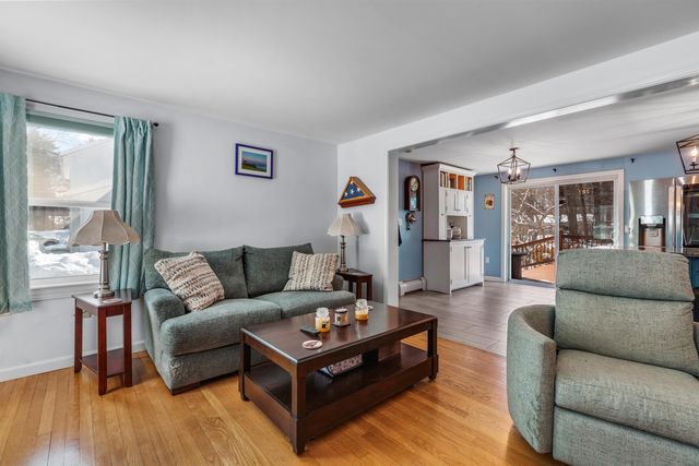 17 Cottage Circle, Lebanon, NH 03784