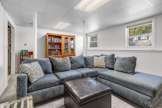 17 Cottage Circle, Lebanon, NH 03784