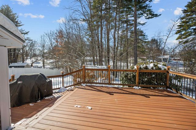 17 Cottage Circle, Lebanon, NH 03784