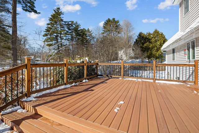 17 Cottage Circle, Lebanon, NH 03784