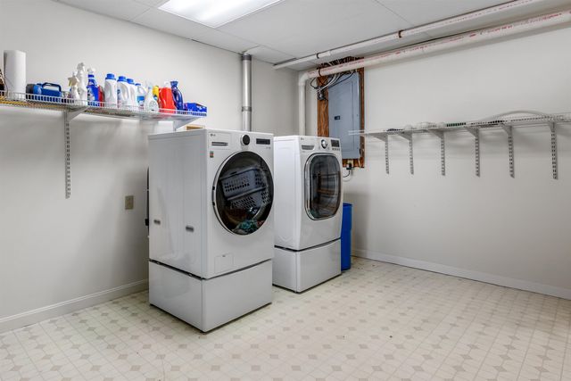 17 Cottage Circle, Lebanon, NH 03784