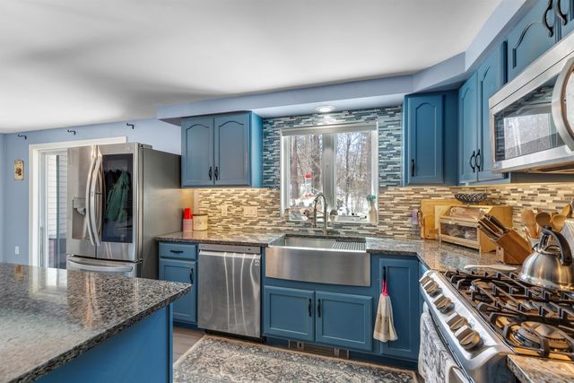 17 Cottage Circle, Lebanon, NH 03784