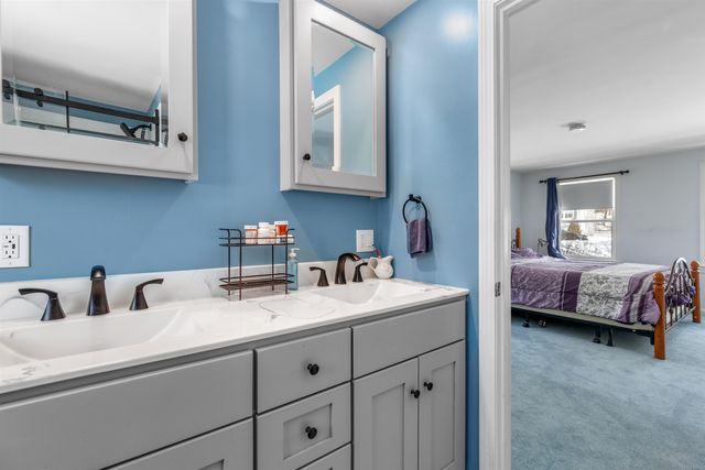 17 Cottage Circle, Lebanon, NH 03784