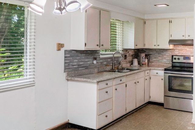 2612 Oakwood Drive, Fort Wayne, IN 46816