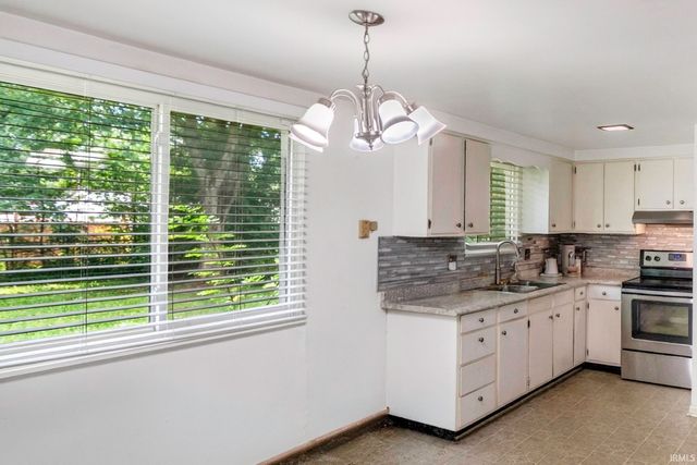 2612 Oakwood Drive, Fort Wayne, IN 46816