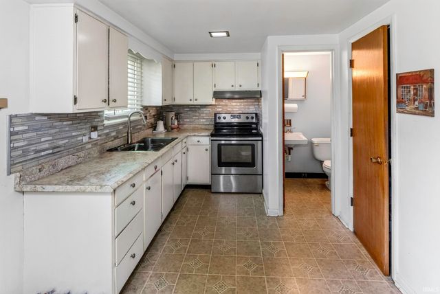 2612 Oakwood Drive, Fort Wayne, IN 46816