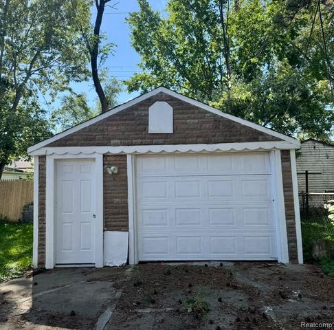 8676 Jewett Avenue, Warren, MI 48089
