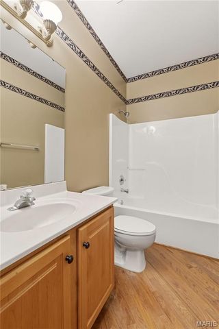 5604 Hillcamp Court, St Louis, MO 63128