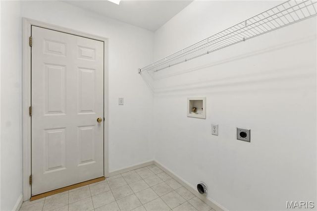 5604 Hillcamp Court, St Louis, MO 63128
