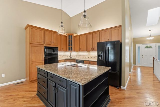 5604 Hillcamp Court, St Louis, MO 63128