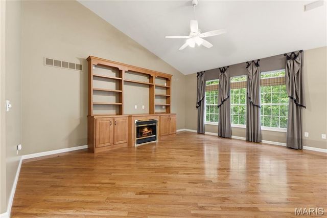 5604 Hillcamp Court, St Louis, MO 63128