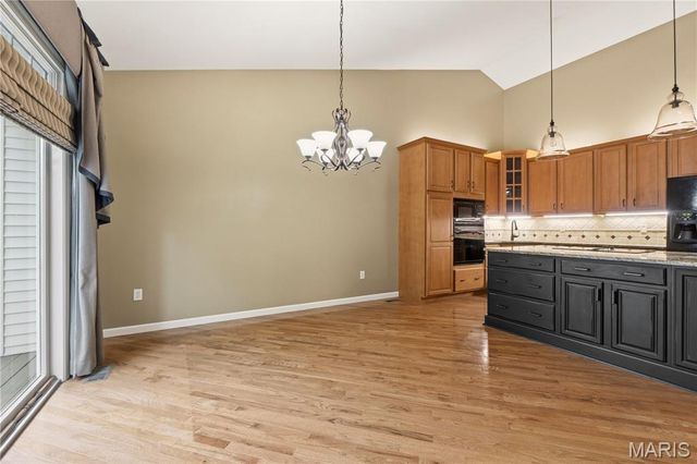 5604 Hillcamp Court, St Louis, MO 63128
