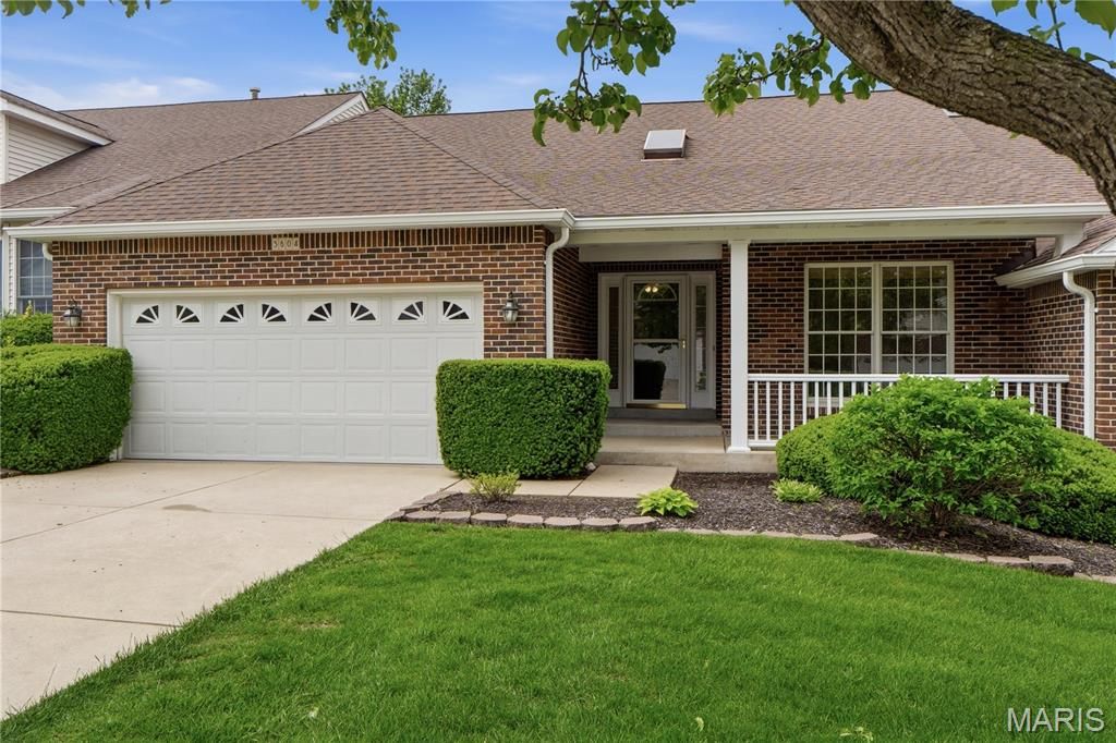 5604 Hillcamp Court, St Louis, MO 63128