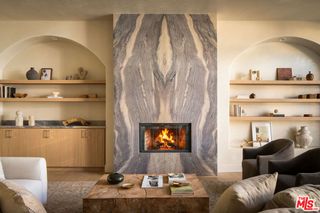 18 Voyage Street, Marina Del Rey, CA 90292