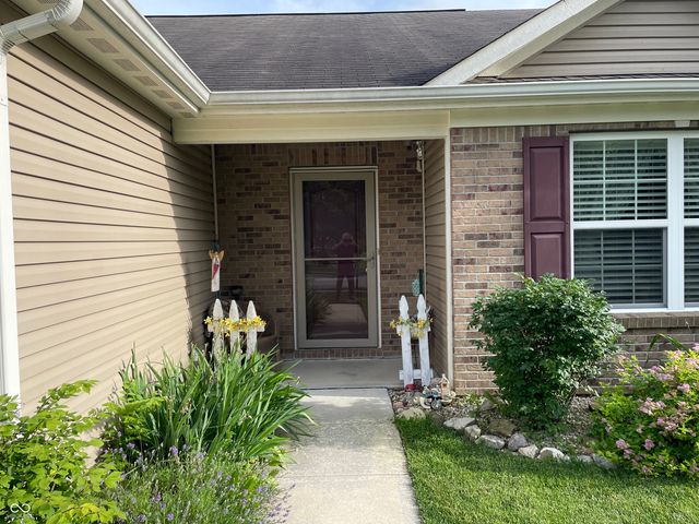 2731 Winding Creek Lane, Greenfield, IN 46140