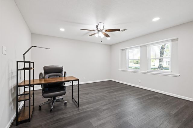 202 Basswood Drive, Spring, TX 77386