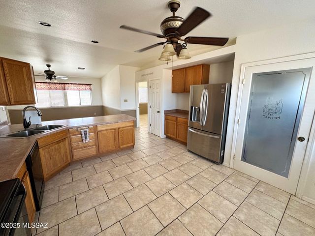 13384 S Cottonwood Road, Pearce, AZ 85625
