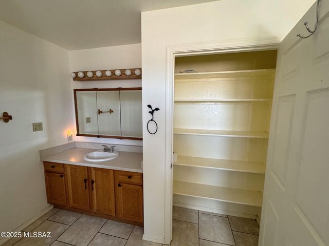 13384 S Cottonwood Road, Pearce, AZ 85625