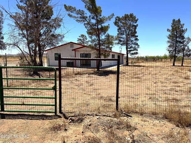 13384 S Cottonwood Road, Pearce, AZ 85625