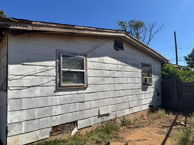 6127 Avenue Q, Lubbock, TX 79412