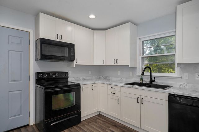 4534 W La Siesta Street, Springfield, MO 65802