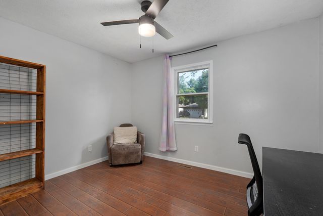 4534 W La Siesta Street, Springfield, MO 65802