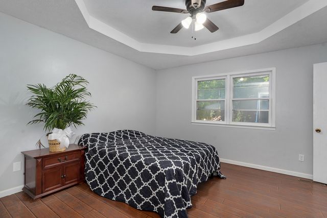 4534 W La Siesta Street, Springfield, MO 65802