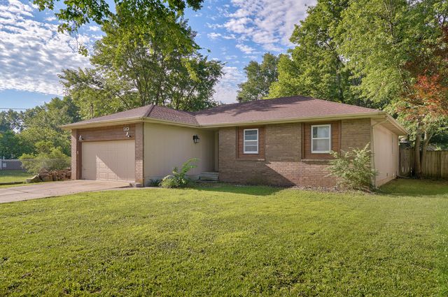 4534 W La Siesta Street, Springfield, MO 65802