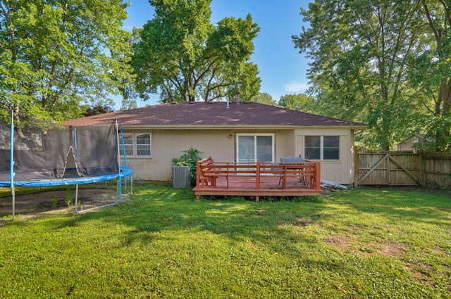 4534 W La Siesta Street, Springfield, MO 65802