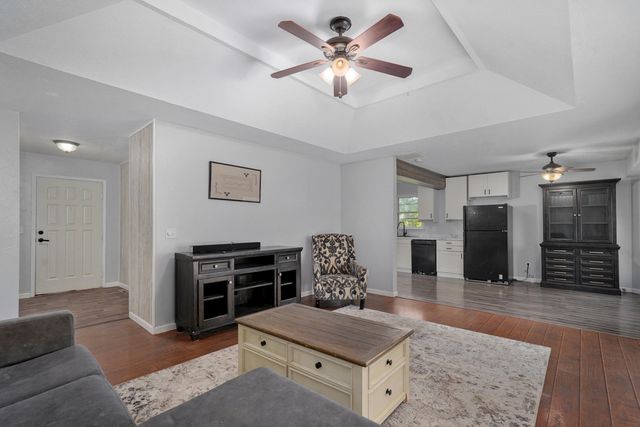 4534 W La Siesta Street, Springfield, MO 65802