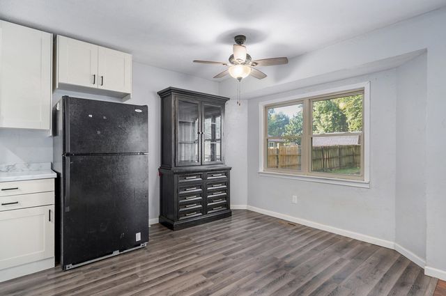 4534 W La Siesta Street, Springfield, MO 65802