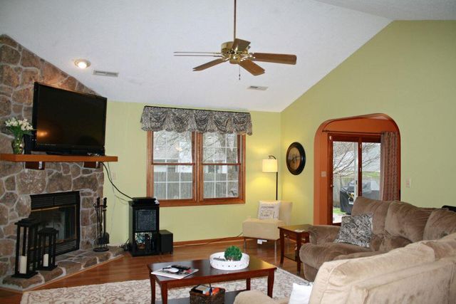 3700 FALMOUTH DR, Columbia, MO 65203