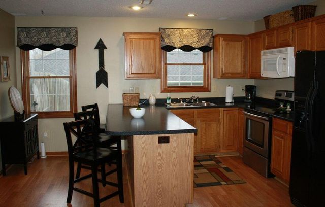3700 FALMOUTH DR, Columbia, MO 65203