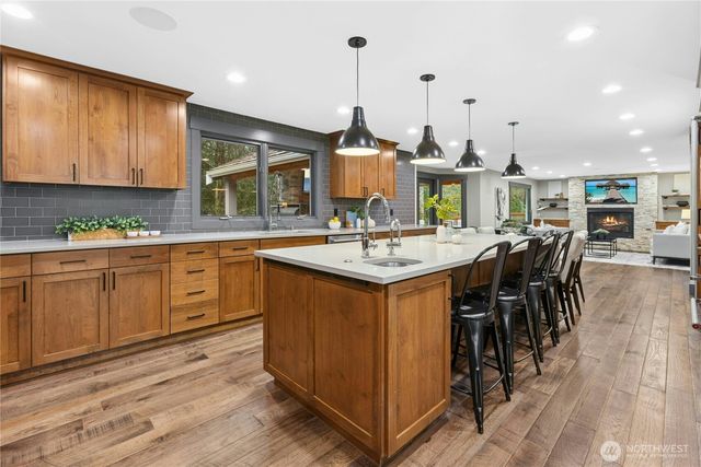 25711 SE 31st Place, Sammamish, WA 98075