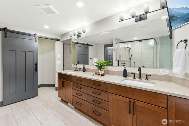 25711 SE 31st Place, Sammamish, WA 98075