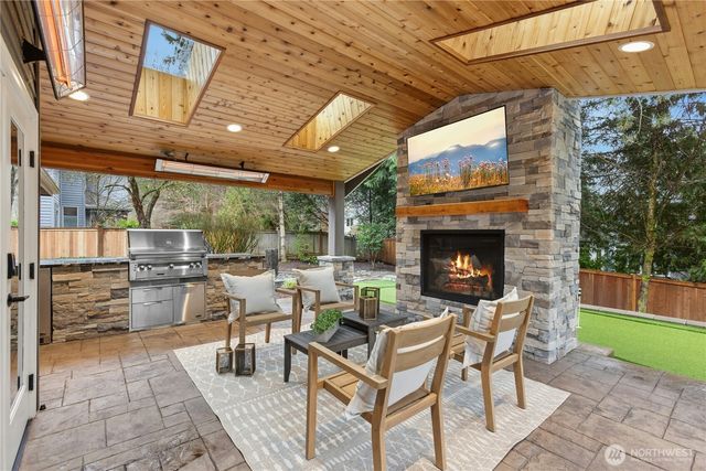 25711 SE 31st Place, Sammamish, WA 98075