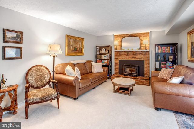 16099 DEER PARK DR, Dumfries, VA 22025