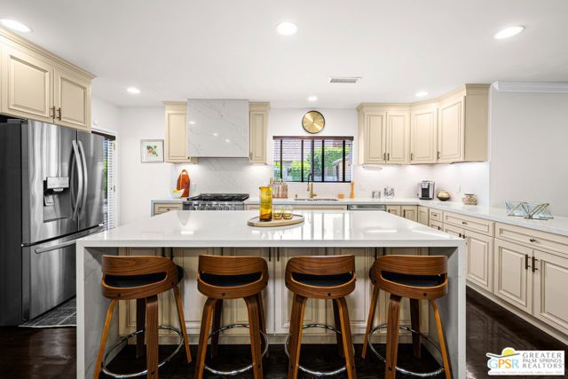 13435 Erwin Street, Los Angeles, CA 91401