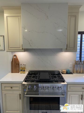 13435 Erwin Street, Los Angeles, CA 91401