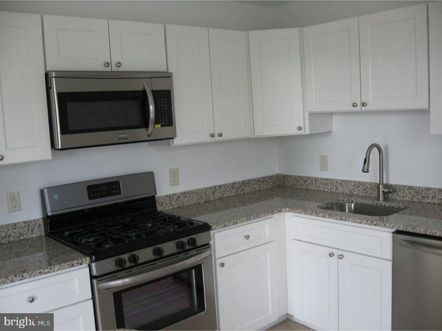 3304 WALTHAM CT, Yardley, PA 19067