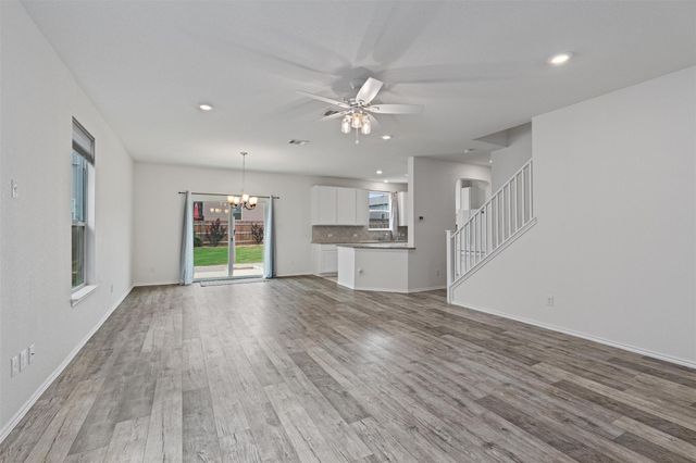 305 Los Cobos LN, Georgetown, TX 78626