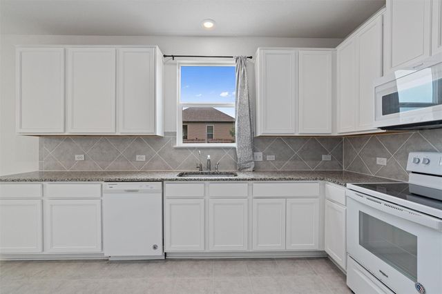 305 Los Cobos LN, Georgetown, TX 78626