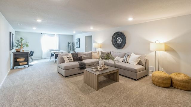 69 Pompas Drive SW, Cedar Rapids, IA 52404