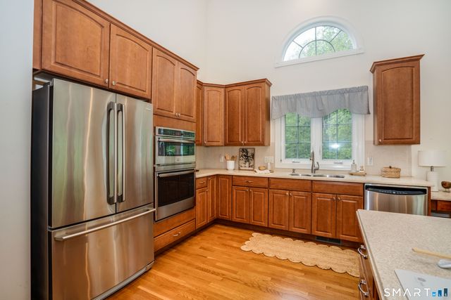 39 Emily Way 39, West Hartford, CT 06107