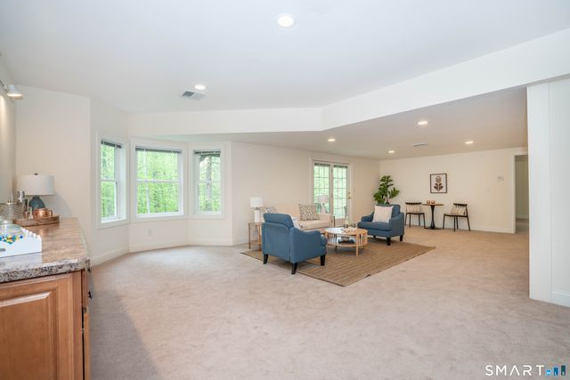39 Emily Way 39, West Hartford, CT 06107